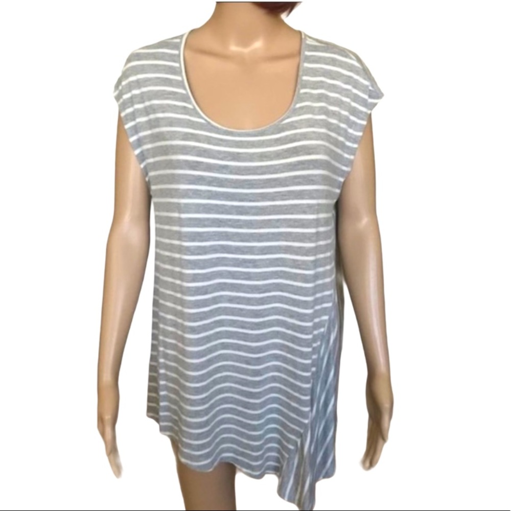 Saks Fifth Avenue asymmetric hem white gray stripe top XL